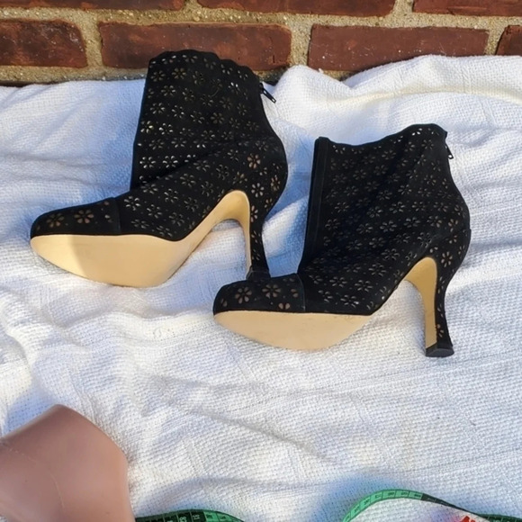 Hale Bob cut out ‎ booties 10 NEW - Picture 12 of 13